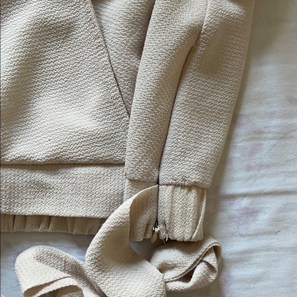 Cropped Ruffle Top - Picture 3 of 3